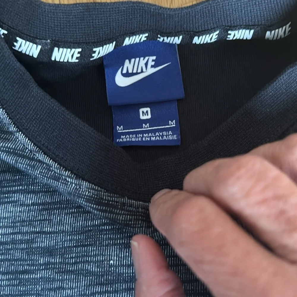 Nike pullover - Picture 2 of 4